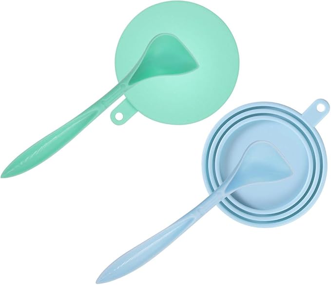 SLSON 2 Pack Pet Food Cover Universal Silicone Cat Dog Can Lids Fit Standard Size with Spoons, Light Blue and Green
