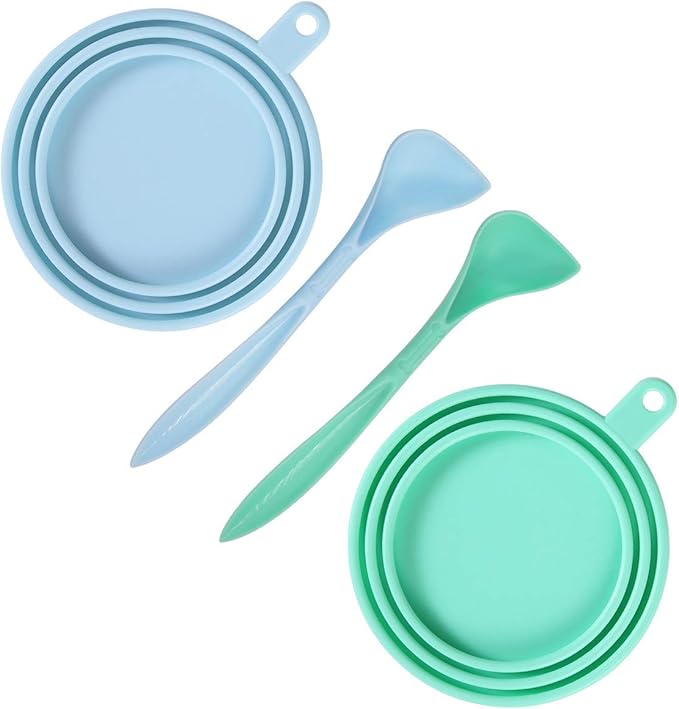 SLSON 2 Pack Pet Food Cover Universal Silicone Cat Dog Can Lids Fit Standard Size with Spoons, Light Blue and Green