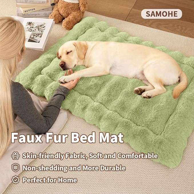 Self-Warming Dog Bed, Plush Faux Fur Mat with Anti-Slip Bottom, Ultra Soft Heated Pet Bed for Medium Large Dogs, Cozy Fluffy Pad for Carriers Couch Crate, Machine Washable, 35 x 27 Inch Green