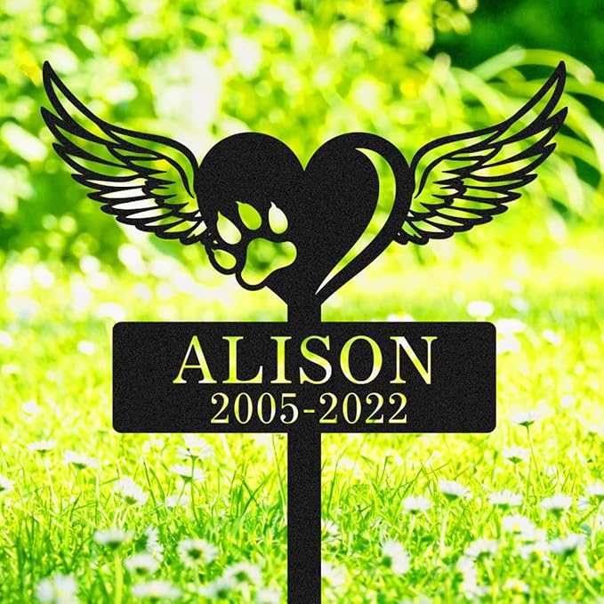 Personalized Cat Dog Name Memorial Stake Grave Marker, Custom Metal Pet Angel Wings Memorial Grave Marker Garden Stake with Wings and Heart, Customized Pet Memorial Plaque Remembrance Gift