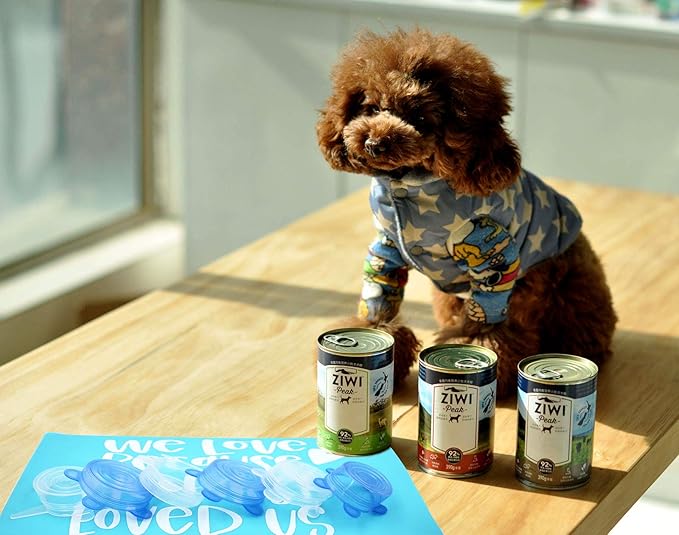COMTIM Pet Food Can Lids, Silicone Stretch Can Lids Covers for Dog Cat Food, Reusable Expandable Universal Size Fit Most Cans and Jars, 4 Pack