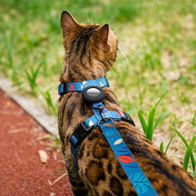 Cat Harness and Leash Set with Airtag Holder for Walking & Travelling, Escape Proof Cat Harness for Small Medium Large Kitten, Adjustable Lightweight Soft Cat Vests(Green Print)