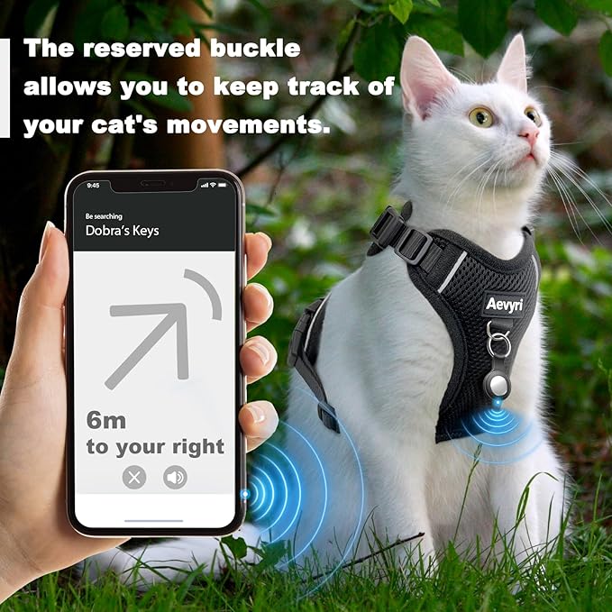 Cat Harness, Cat Harness and Leash for Walking, Adjusted in Four Directions and Breathable Cat Harness for Anti Escape that can be Fitted and Positioned, Reflective Strips Harness, Black, S