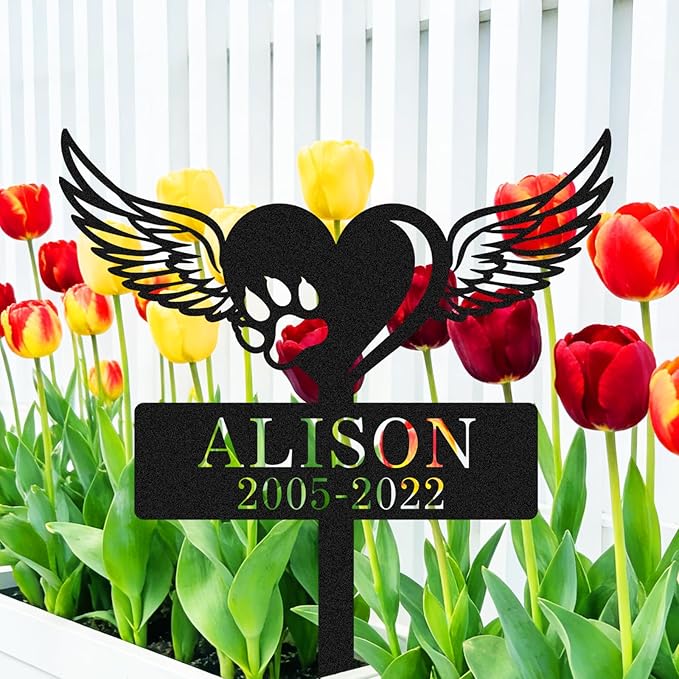 Personalized Cat Dog Name Memorial Stake Grave Marker, Custom Metal Pet Angel Wings Memorial Grave Marker Garden Stake with Wings and Heart, Customized Pet Memorial Plaque Remembrance Gift