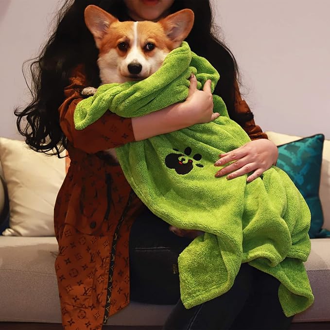 Extra Large Dog Towel Super Absorbent Soft Microfiber Pet Bath Grooming Towels for Drying Dogs and Other Pets (XL-55" * 36", Green)