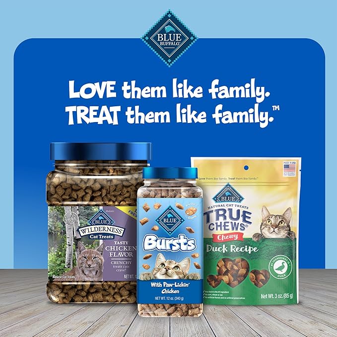 Blue Buffalo Bursts Crunchy & Creamy Cat Treats, Great for Training, Paw-Lickin' Chicken, 12-oz. Tub (Pack of 4)